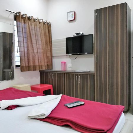Hotel Shiv Regency Kukma Esterno foto