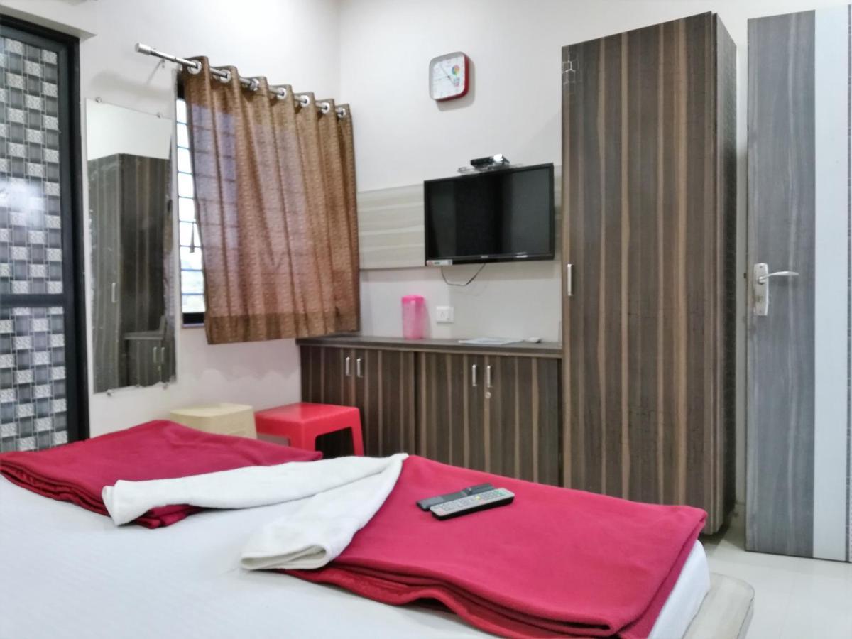 Hotel Shiv Regency Kukma Esterno foto