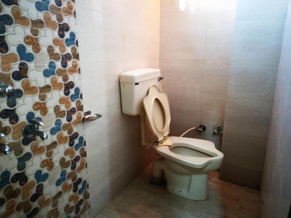 Hotel Shiv Regency Kukma Esterno foto