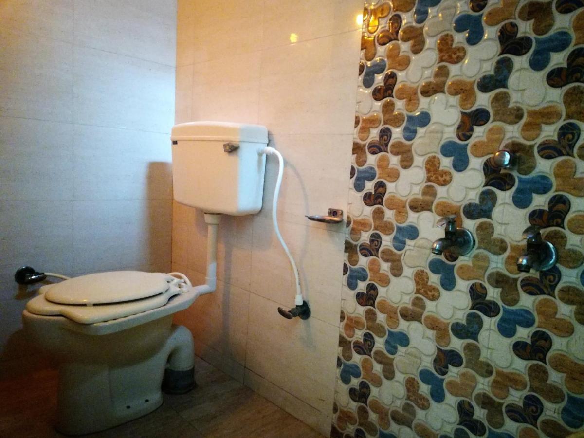 Hotel Shiv Regency Kukma Esterno foto