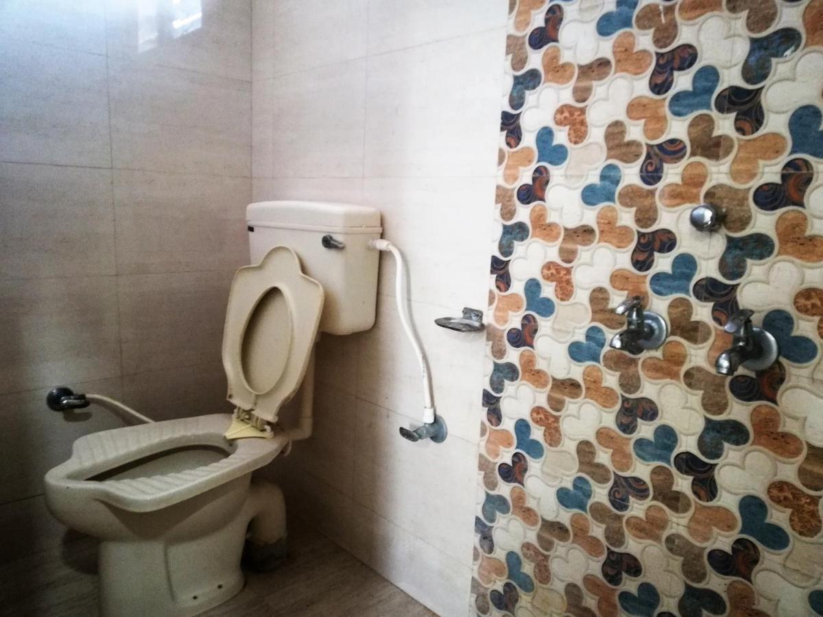 Hotel Shiv Regency Kukma Esterno foto
