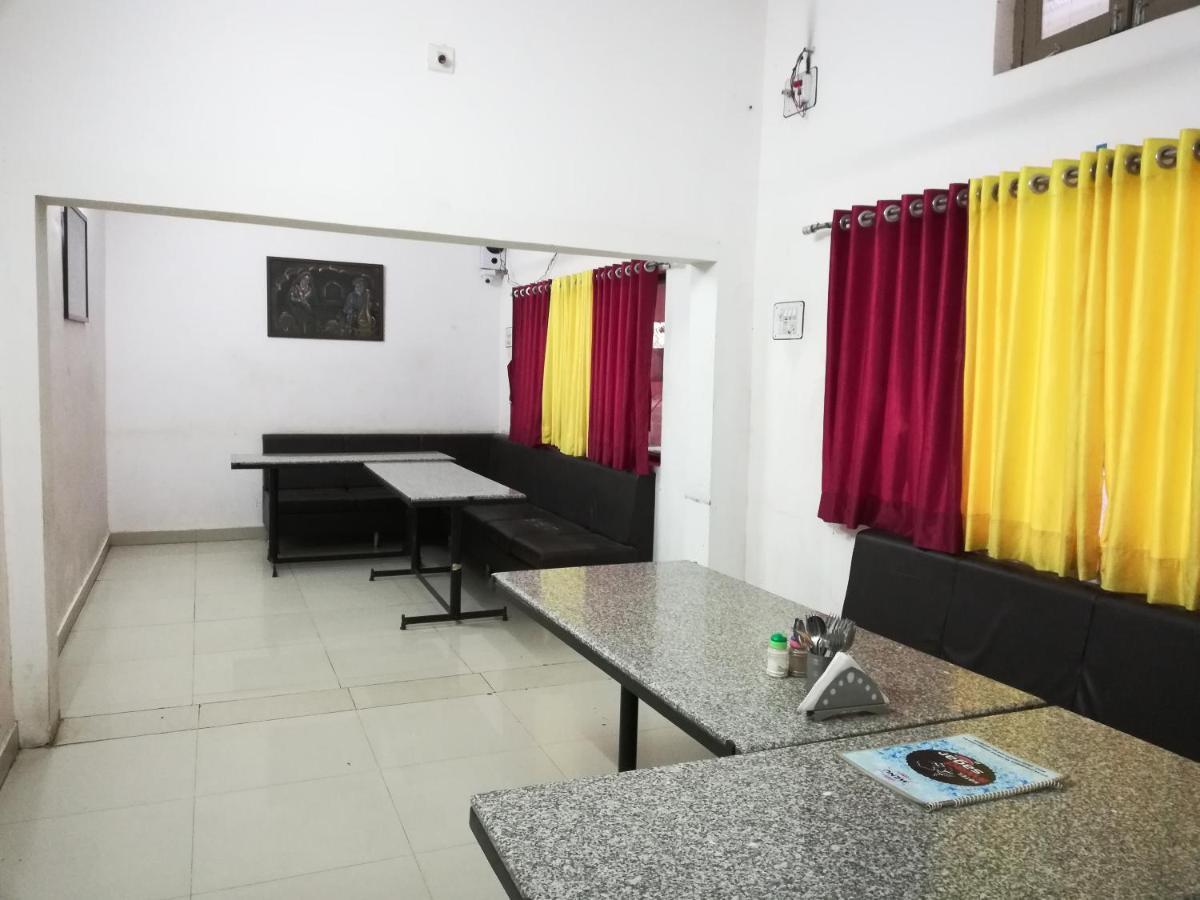 Hotel Shiv Regency Kukma Esterno foto