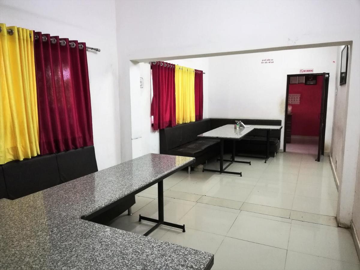 Hotel Shiv Regency Kukma Esterno foto